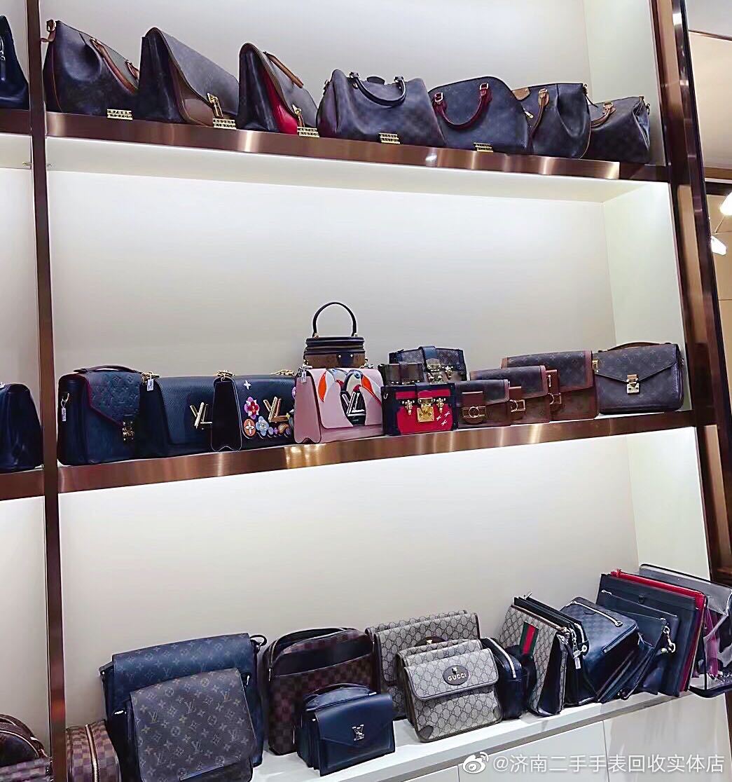 记者卧底二手奢侈品欺诈黑产：勾结顺丰快递员私拆包裹损件造假