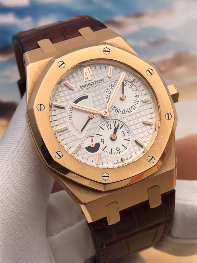 利润、股价齐飞老铺黄金的高端珠宝故事还能讲多久？