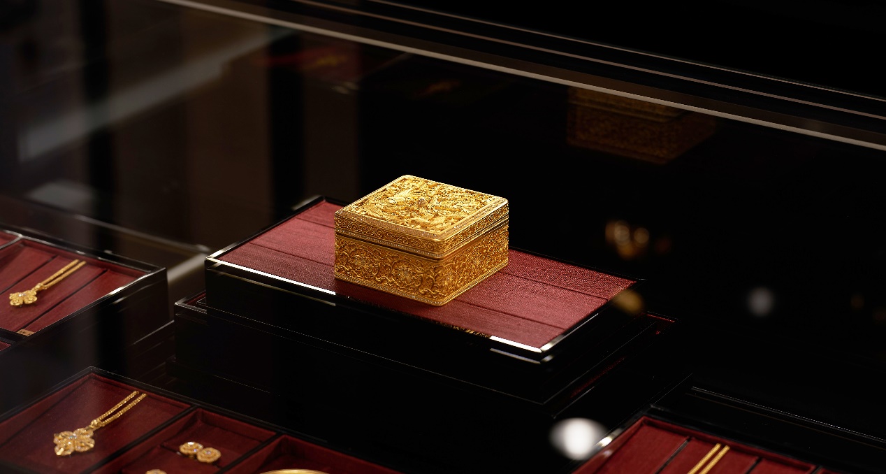 梳理老铺黄金用户画像：离真正的奢侈品还有多远？