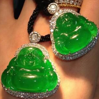 “买时贵卖时平”反差背后老铺黄金“奢侈品”如何破局？