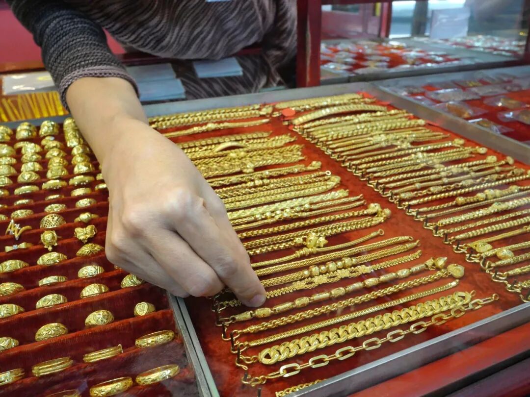 英国《金融时报》：老铺黄金呈现奢侈品价值 中国品牌首获高端市场定价权