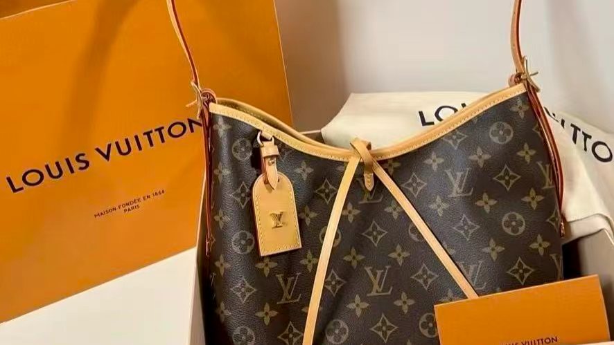 男子一年没工作还欠女友3万元偷女友两只奢侈品包变卖获刑